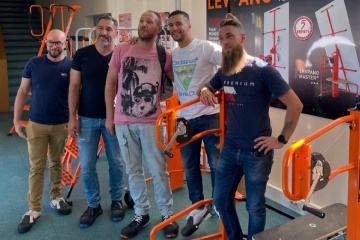 Vu sur les réseaux : les influenceurs investissent l’usine Mondelin !