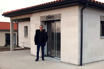 Fabrice Chaperon, qui a fait construire deux maisons en béton cellulaire : « Les murs sont irremplaçables, alors autant choisir la qualité et être tranquille longtemps ! »