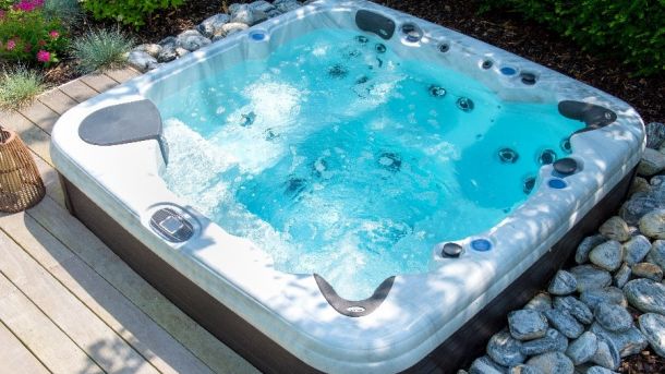 Les gammes de spas PREMIUM et EXCELLENCE d’Aquilus : l’hydrothérapie haute qualité